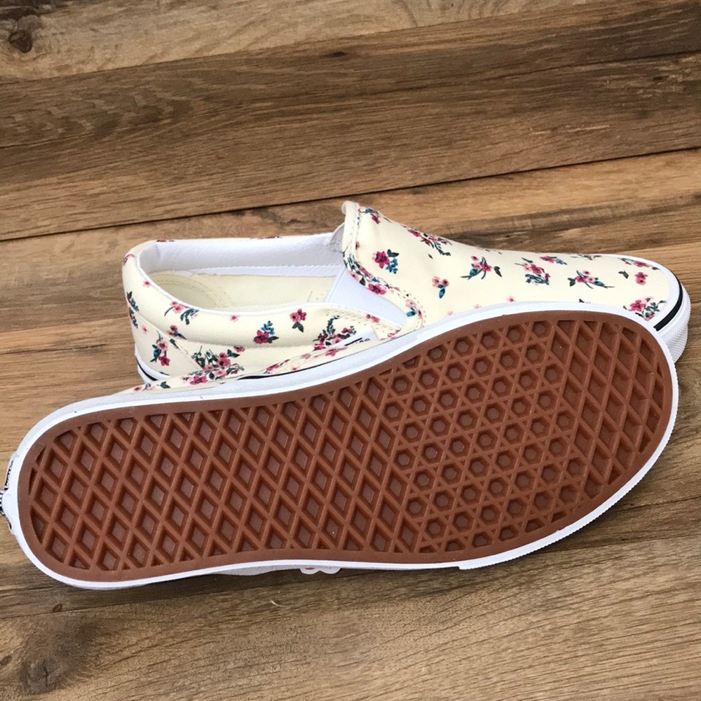 VANS CLASSIC SLIP ON BRAND NEW - Picture 10 of 16